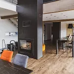 4 Saisons, Avec Piscine Chauffee Et Jacuzzi