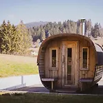 4 Saisons, Avec Piscine Chauffee Et Jacuzzi 热拉梅