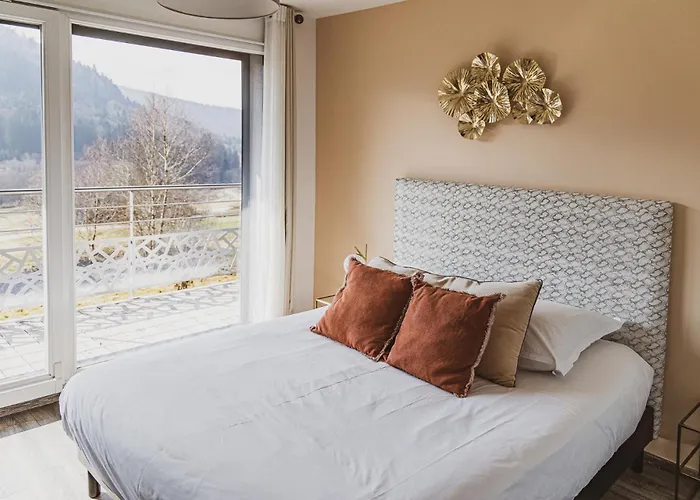 4 Saisons, Avec Piscine Chauffee Et Jacuzzi *