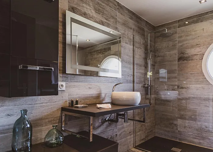 4 Saisons, Avec Piscine Chauffee Et Jacuzzi Vila