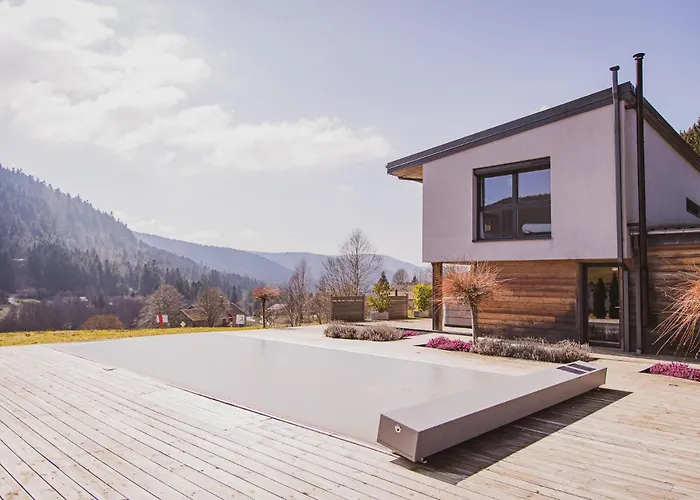 4 Saisons, Avec Piscine Chauffee Et Jacuzzi